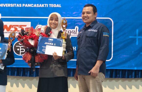 Membanggakan! Zahra Mumtazah Raih Juara 1 Kompetisi Bahasa Indonesia Tingkat Karesidenan